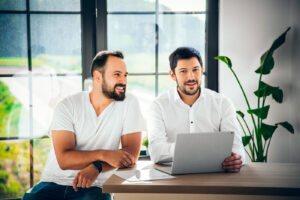 Gruene-Leuchte_Großanlagen-PV-Photovoltaik-Ansprechpartner-Beratung